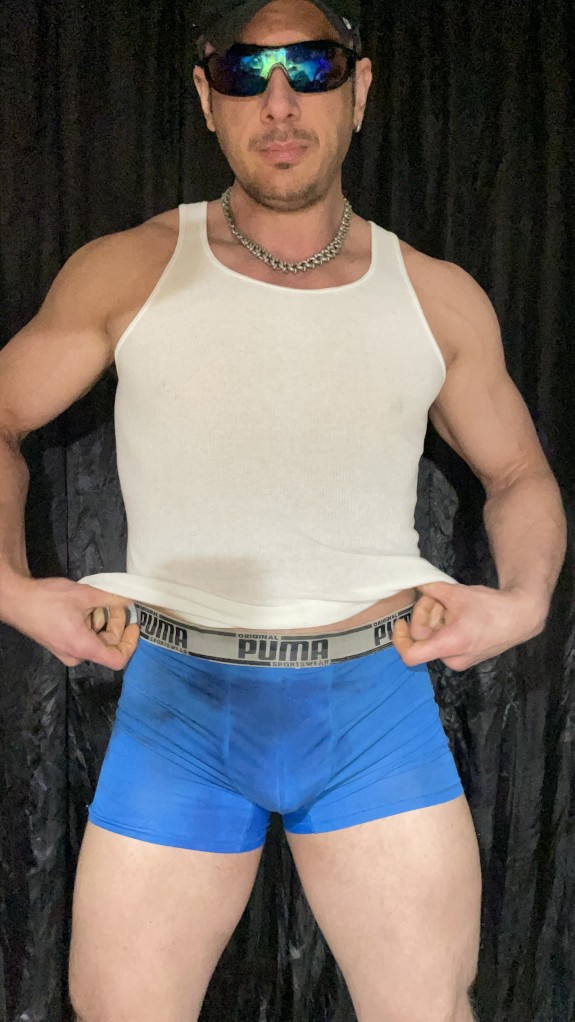 Rocky Vallartaporn model